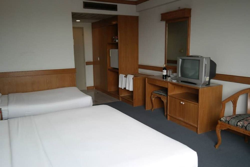 undefined Phuphaya Hotel 2