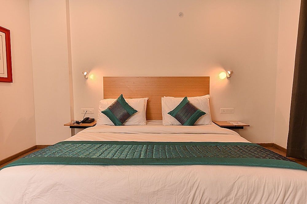 Hotel Gray Saffron Deluxe Room 5