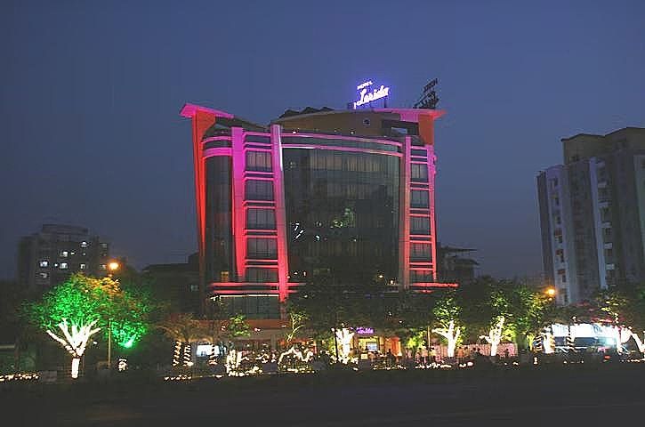 undefined Hotel Gray Saffron 6