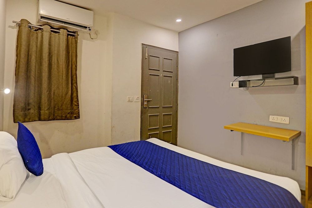 undefined Hotel Admire Inn Vashu 2