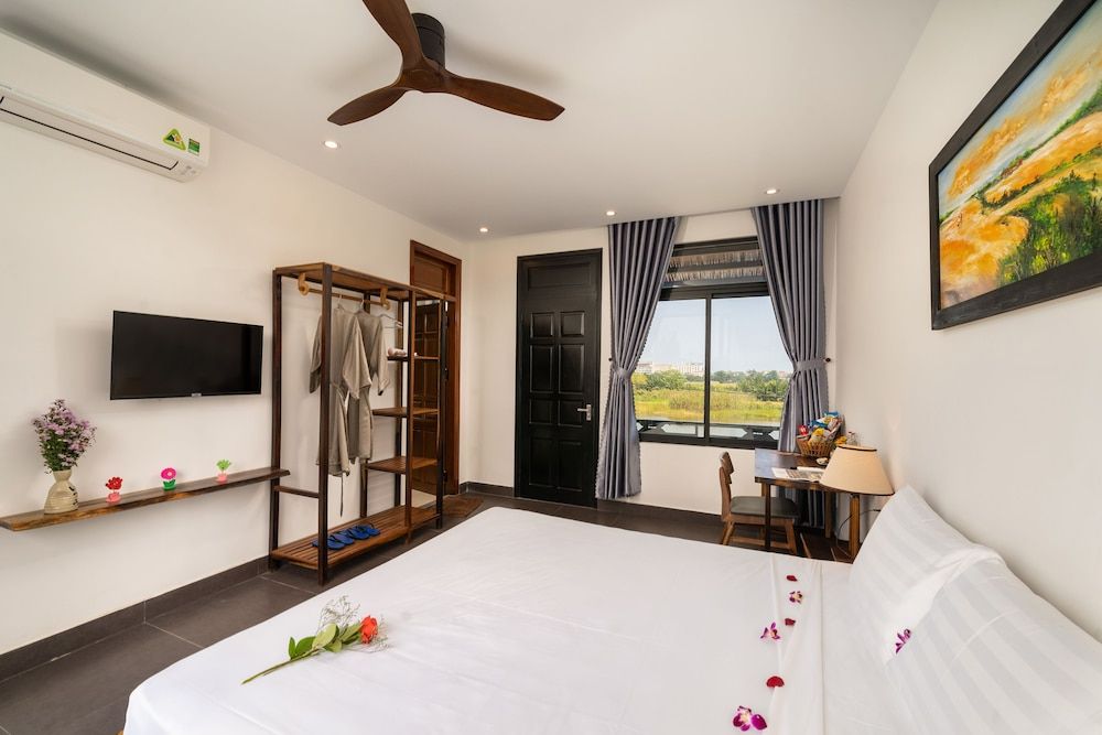 undefined Boat House Riverside Homestay 9