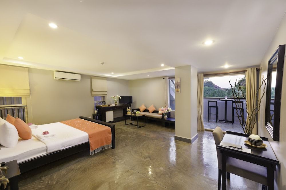 Kesya Hotel Deluxe Suite, 1 King Bed, River View, Executive Level 11