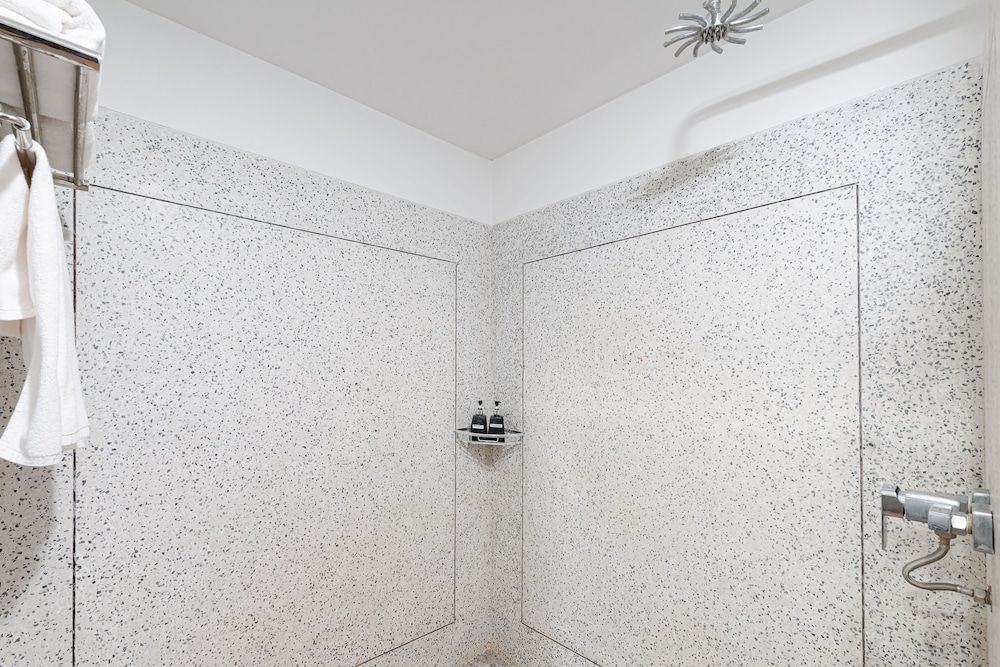 Kesya Hotel Family Room, 1 Bedroom, River View, Garden Area 7