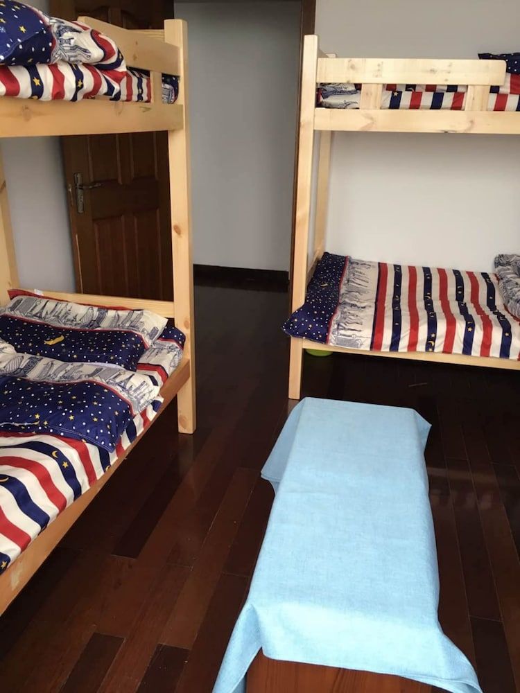 Shanghai Sky168 Youth Hostel Bed in 8-Bed Male Dormitory 4