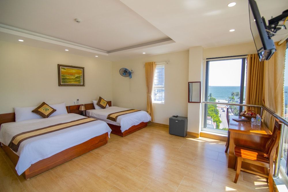 Basic Double or Twin Room, 2 Queen Beds