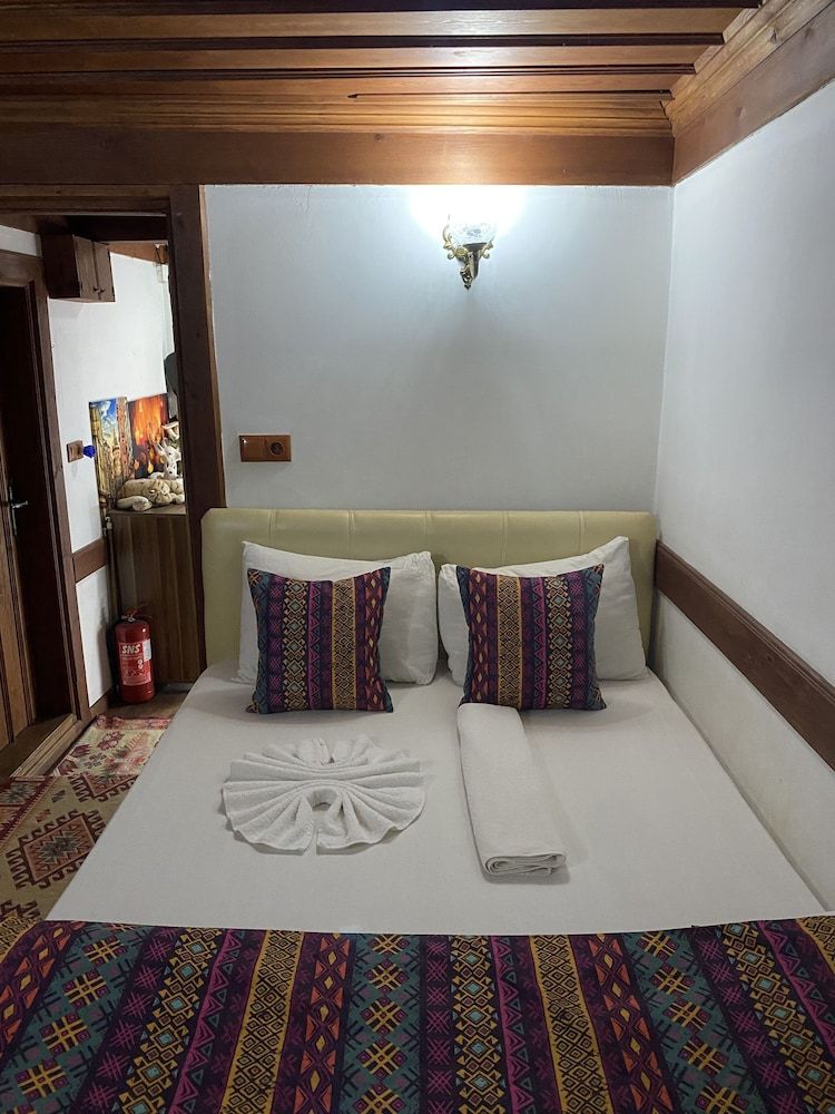 Avcıoğlu Konak Otel Standard Double Room 6