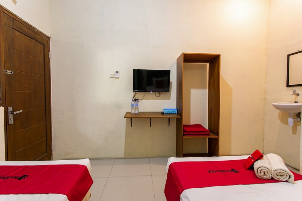 Twin Room (RedDoorz)