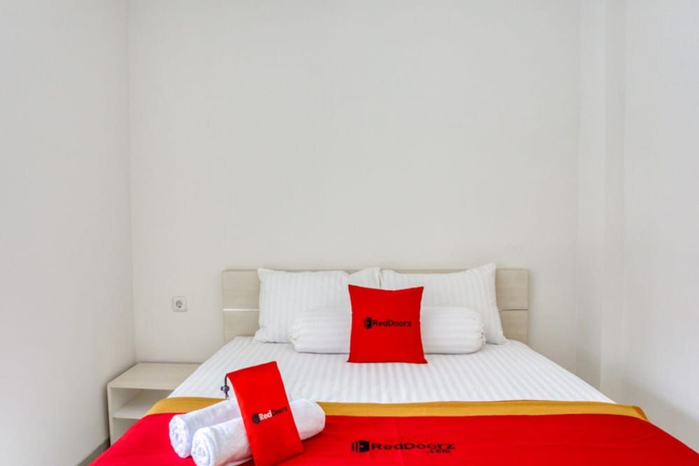 Double Room (RedDoorz)