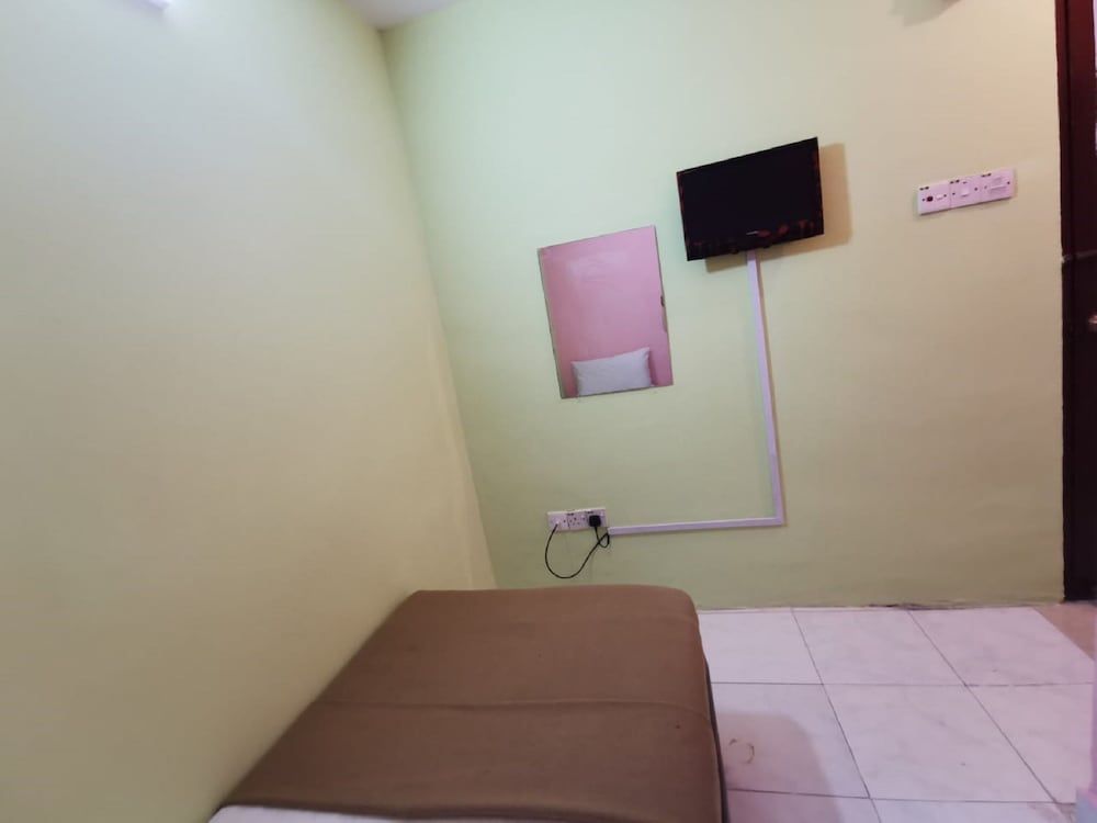 OYO 90086 My Seven Days Inn Standard Single Room 3