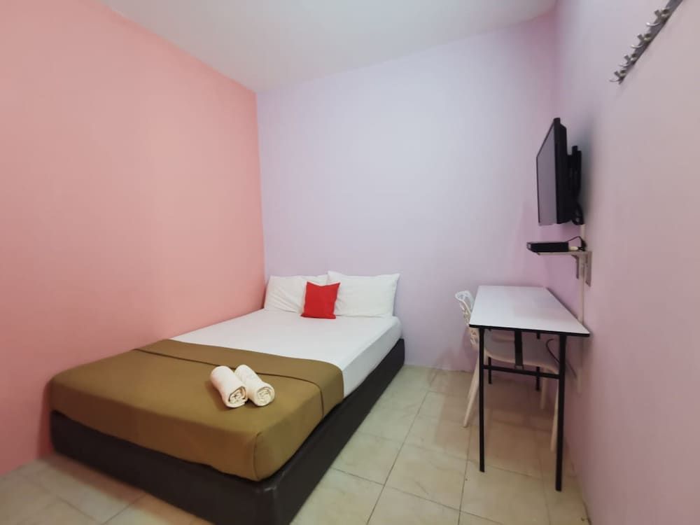 OYO 90086 My Seven Days Inn Standard Double Room, 1 Queen Bed 2