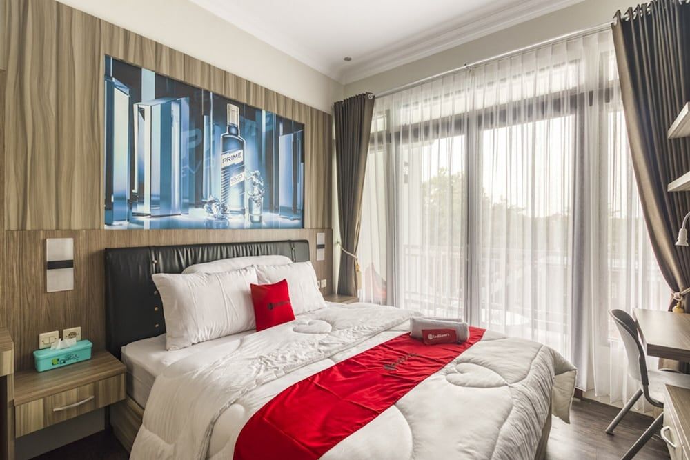 Deluxe Room (Reddoorz)