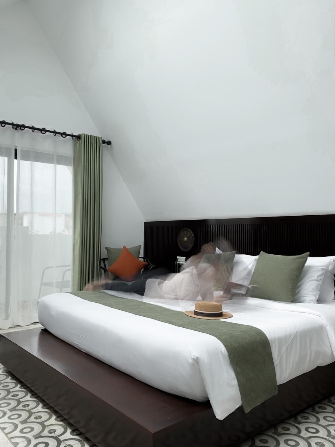 Aborest Tropical Hostel Deluxe King Bed