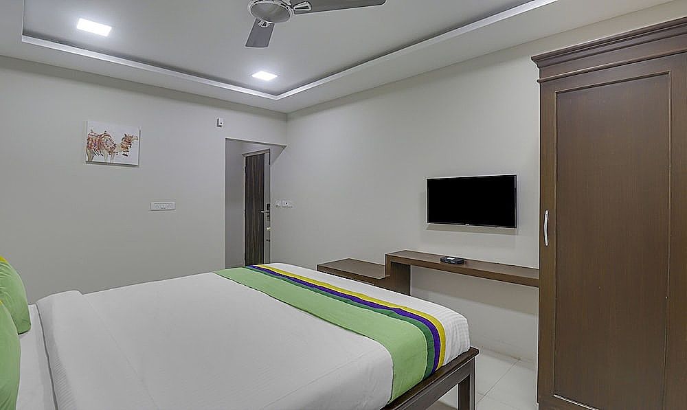 Rithikha Inn Crest Deluxe Double Room 25