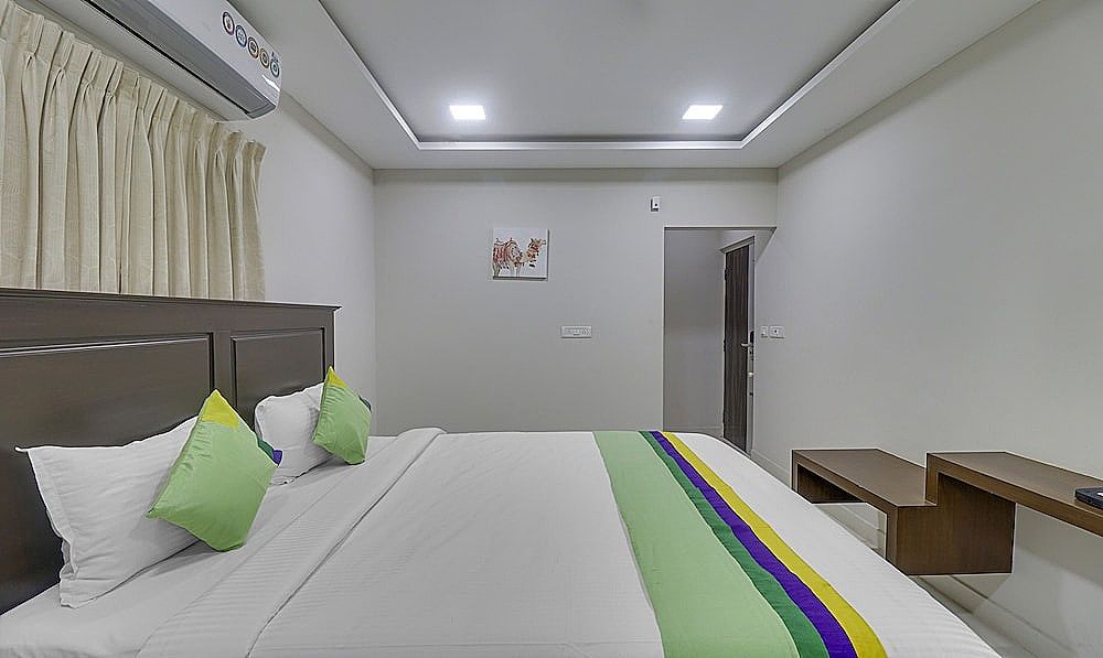 Rithikha Inn Crest Deluxe Double Room 14