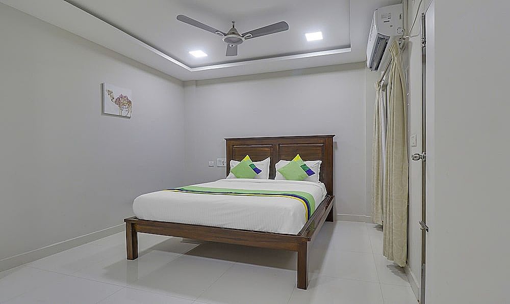 Rithikha Inn Crest Deluxe Double Room 17