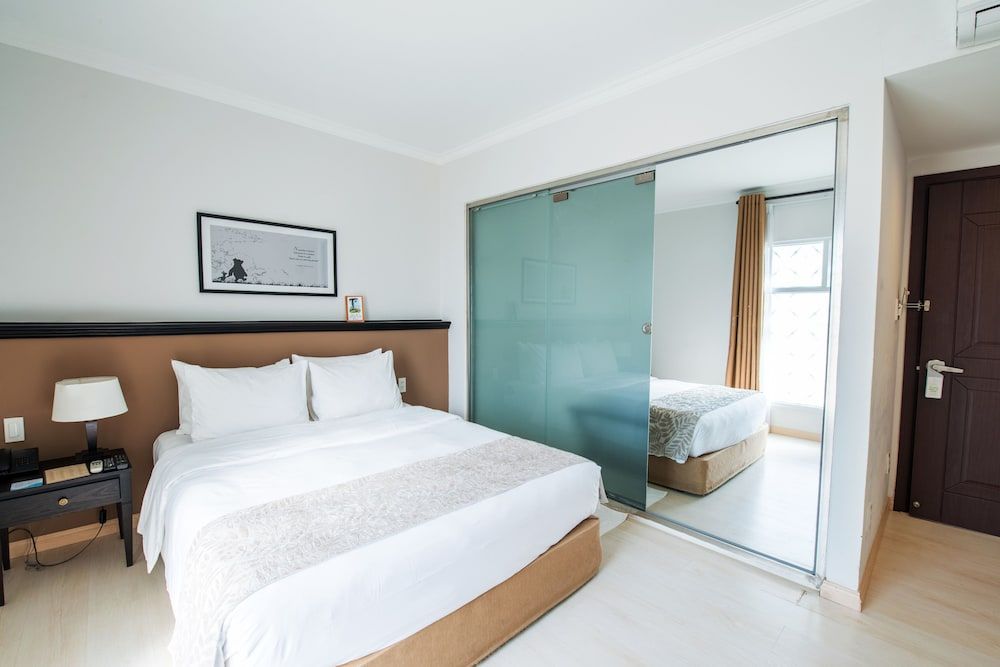 undefined The Alcove Library Hotel