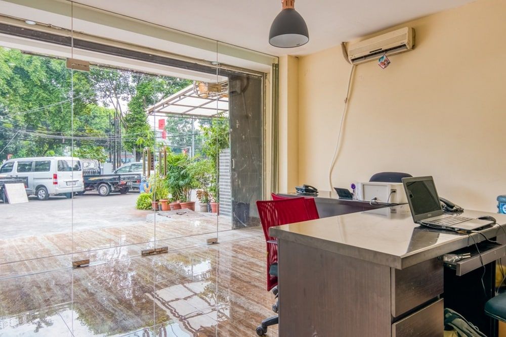 undefined RedDoorz @ Tebet Barat 2 4