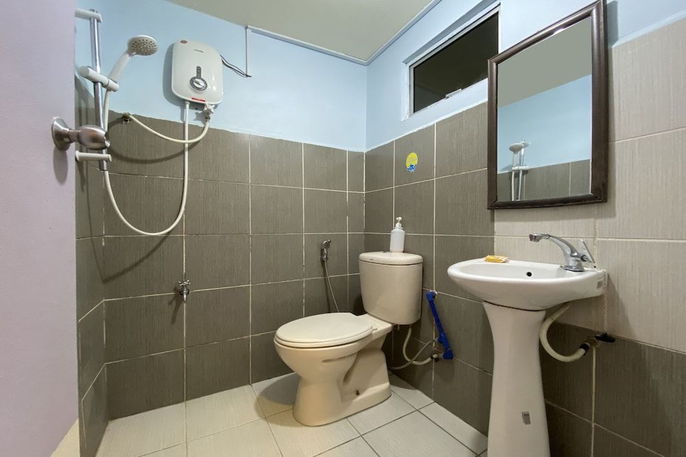 OYO Home 90285 Pogimpaan Homestay Twin Room, Private Bathroom 4