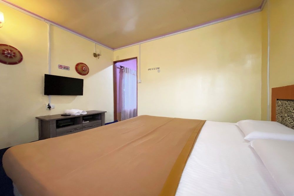 OYO Home 90285 Pogimpaan Homestay Double Room, Private Bathroom 6
