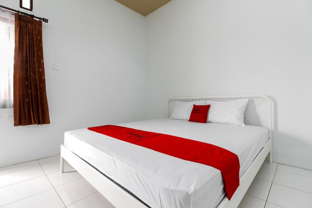 undefined RedDoorz @ Jagakarsa 2 4