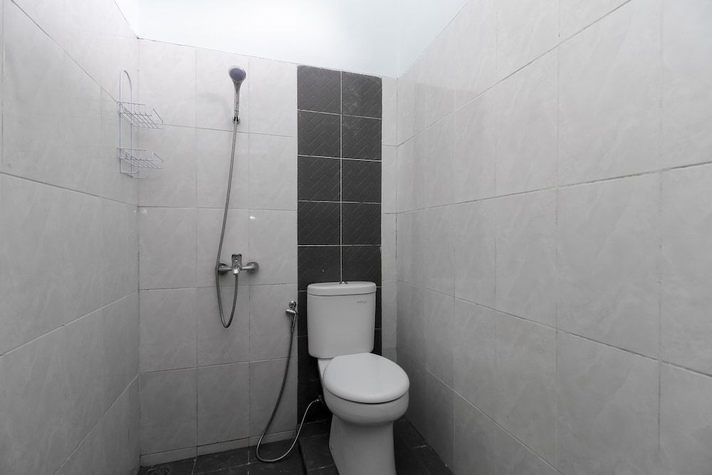 RedDoorz @ Jagakarsa 2 Double Room 9