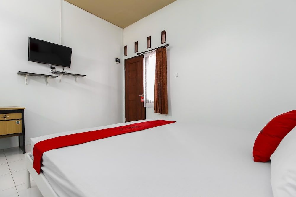 RedDoorz @ Jagakarsa 2 Double Room 13