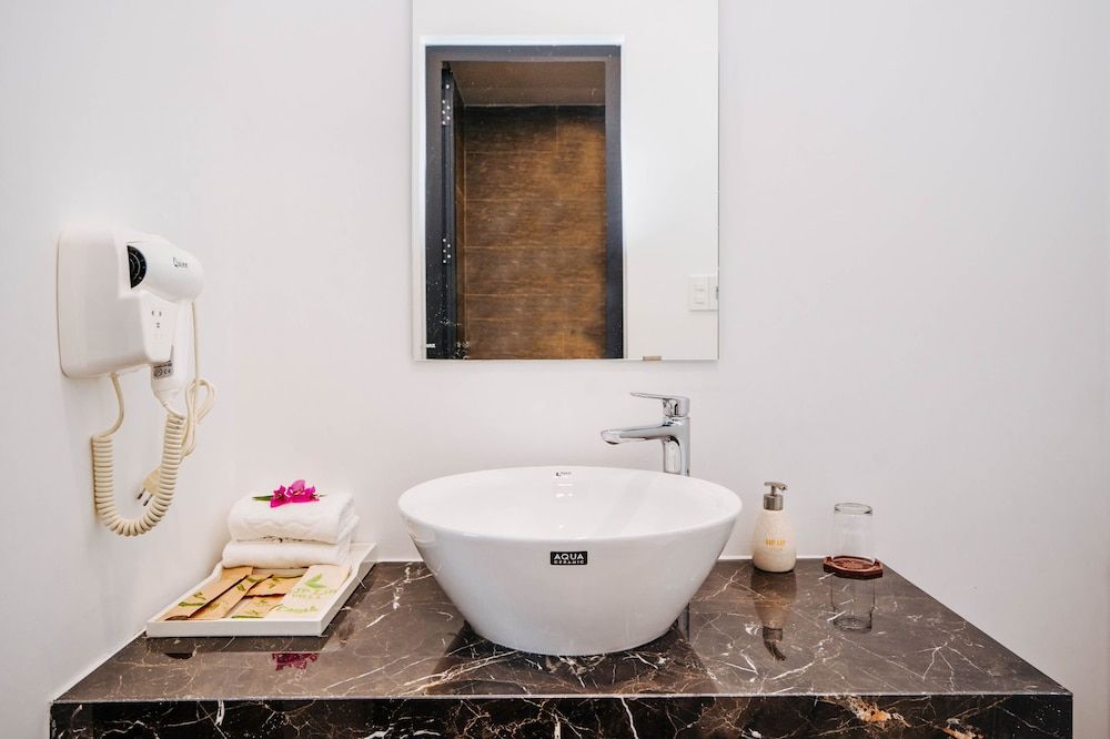 Lip Lip Villa Deluxe Double Room 6