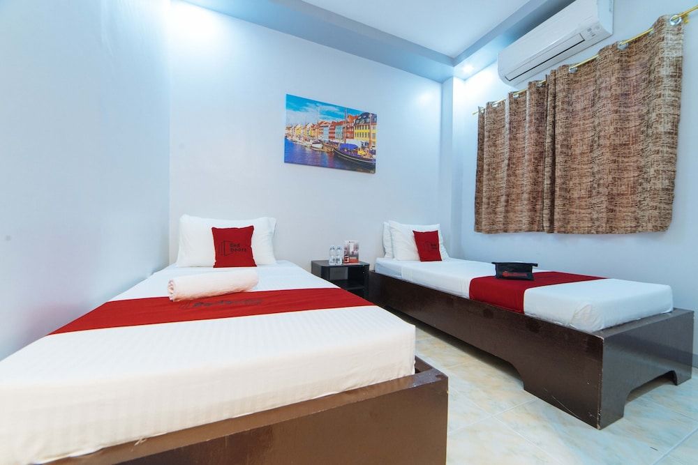 RedDoorz near Notre Dame University Gensan Twin Room 4