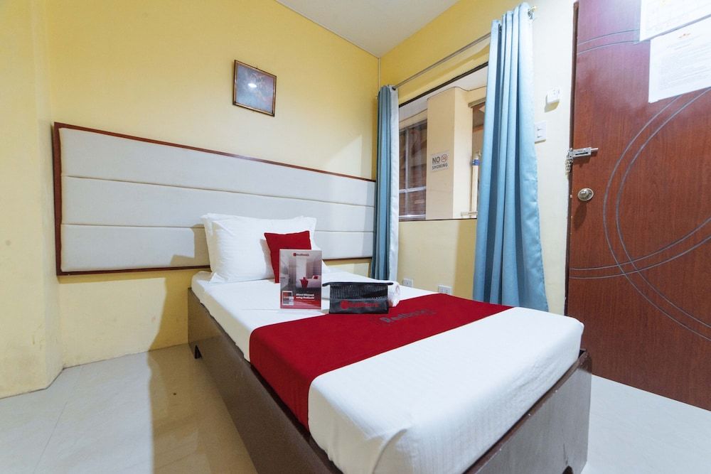 RedDoorz near Notre Dame University Gensan Single Room 3