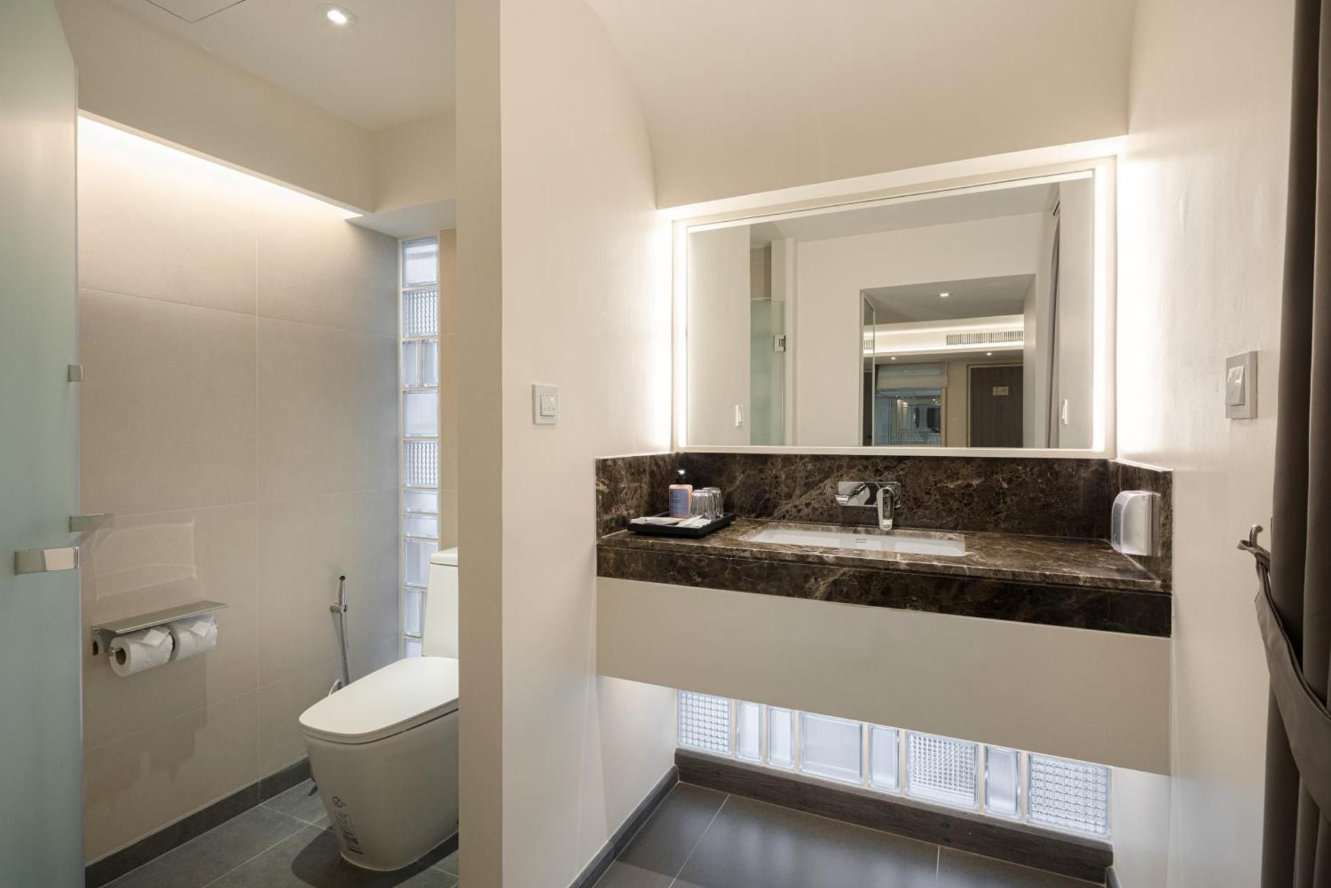 YANH Ratchawat Hotel Deluxe Double Room 7