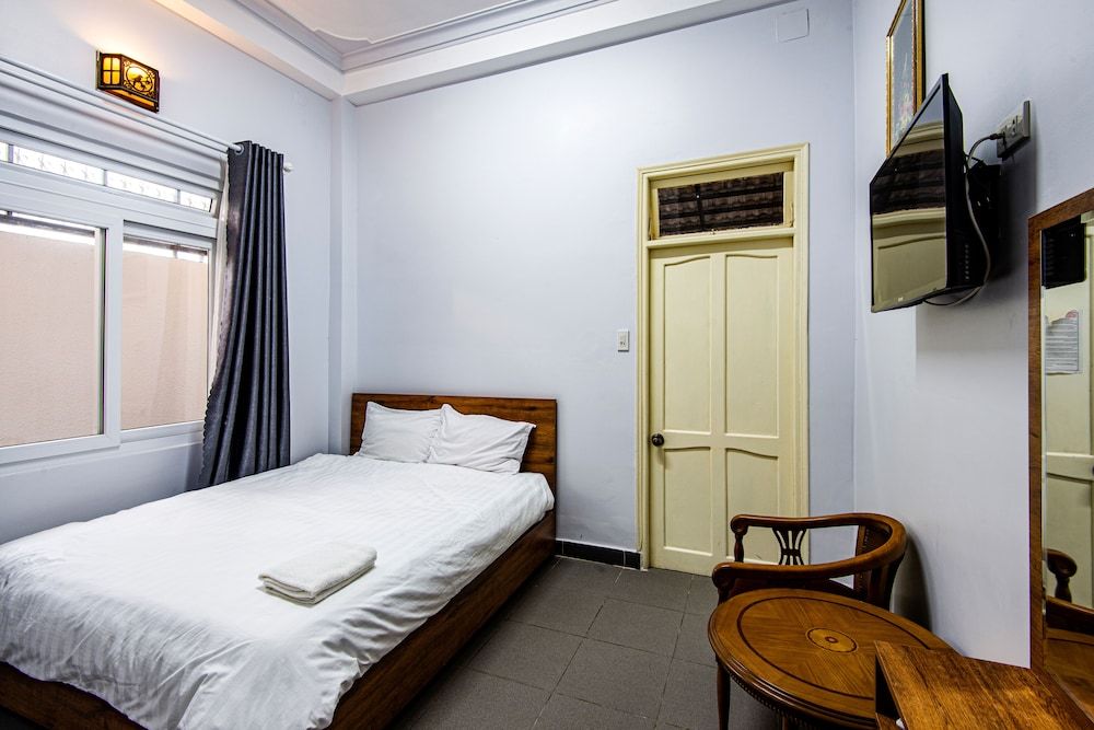 undefined Son Hung Hotel 3