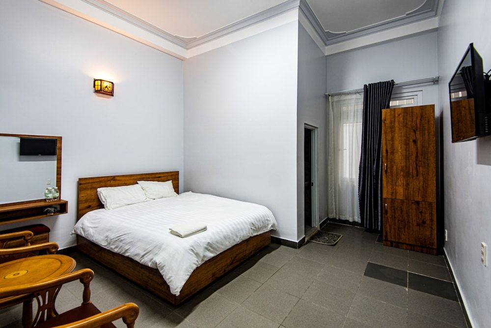 undefined Son Hung Hotel 8