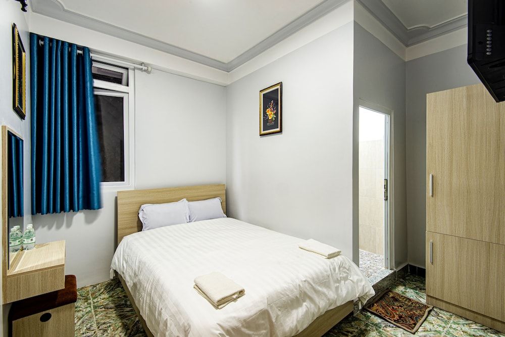 undefined Son Hung Hotel 10