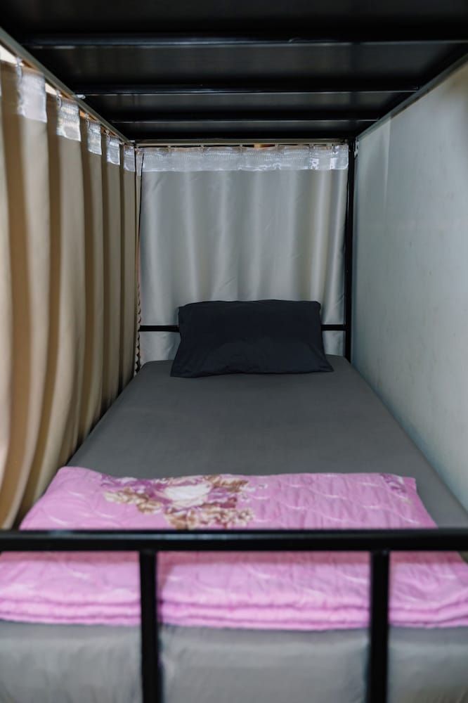 HG Hostel and Motobikes Shared Dormitory 4