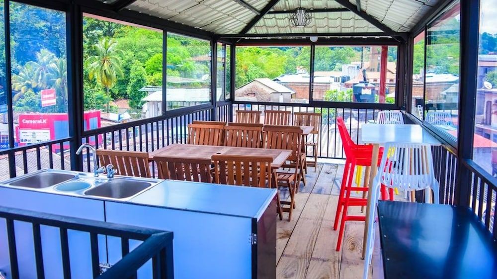 undefined The MIDTOWN Hostel 2