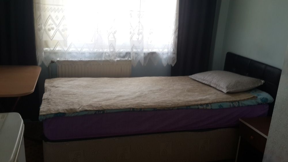Esin Pansiyon Standard Single Room 2
