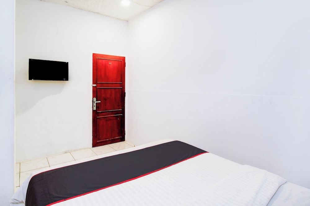 Hotel O Jalan Jenderal Sudirman Near Imam Bonjol Square Formerly Nelvi Guest House Standard Double Room, 1 Double Bed, Non Smoking 6