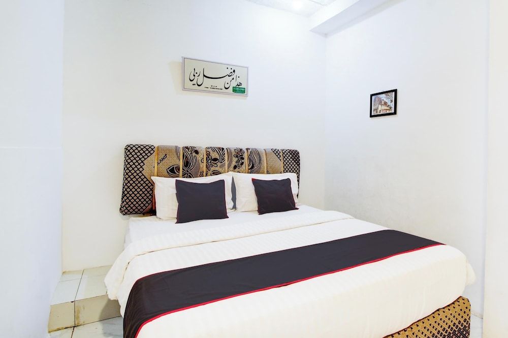 Hotel O Jalan Jenderal Sudirman Near Imam Bonjol Square Formerly Nelvi Guest House Standard Double Room, 1 Double Bed, Non Smoking