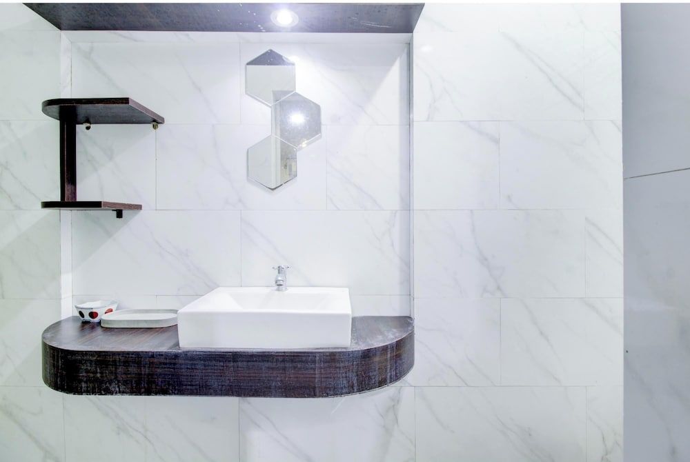 Hotel O Jalan Jenderal Sudirman Near Imam Bonjol Square Formerly Nelvi Guest House Standard Double Room, 1 Double Bed, Non Smoking 5