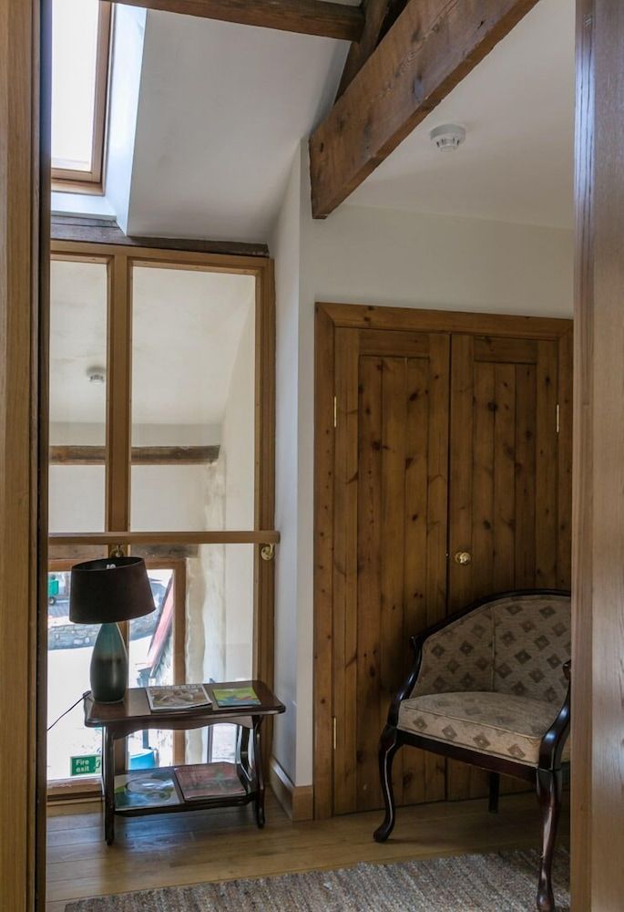 The Barn B&B Family Room, Ensuite 6