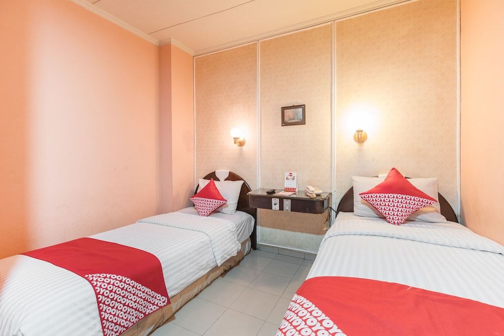 OYO 671 Hotel Capitol Standard Twin Room, 2 Twin Beds