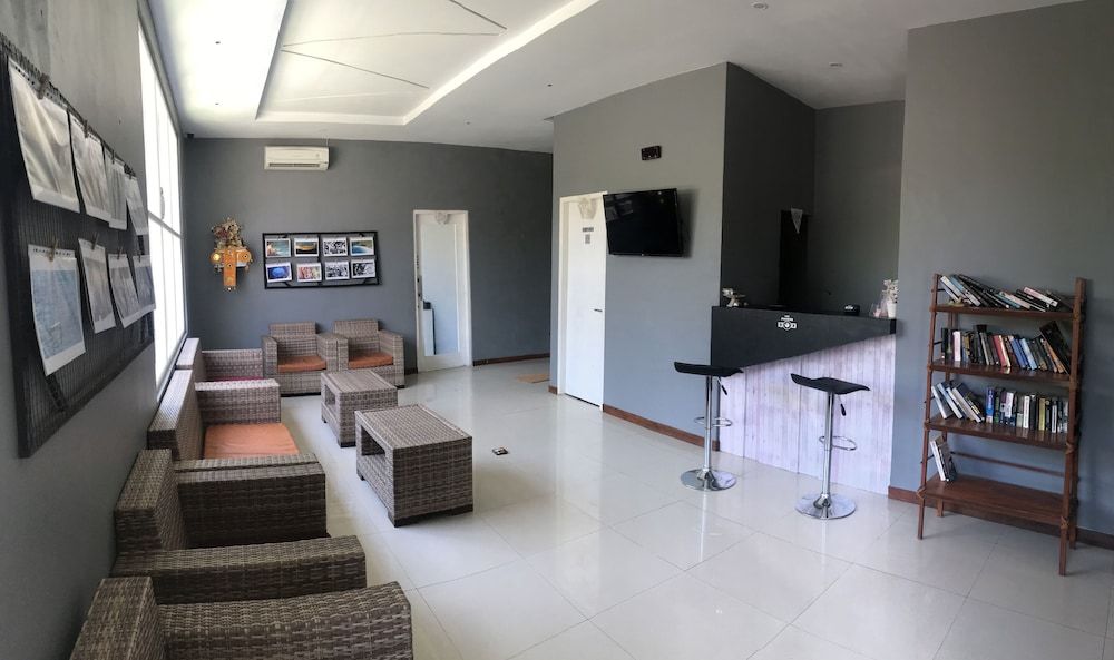 undefined The Packer Box - Hostel 10