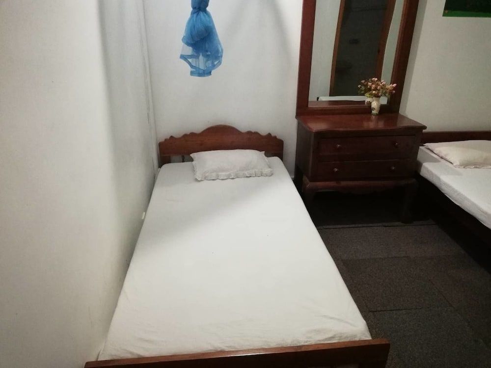 Basic Triple Room