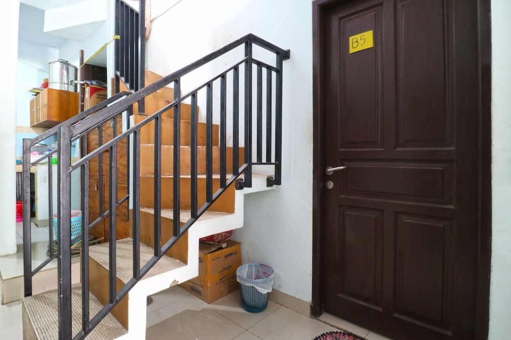 undefined Kabin Kapsul Kayu Jati V Jakarta - Male Only - Hostel 8