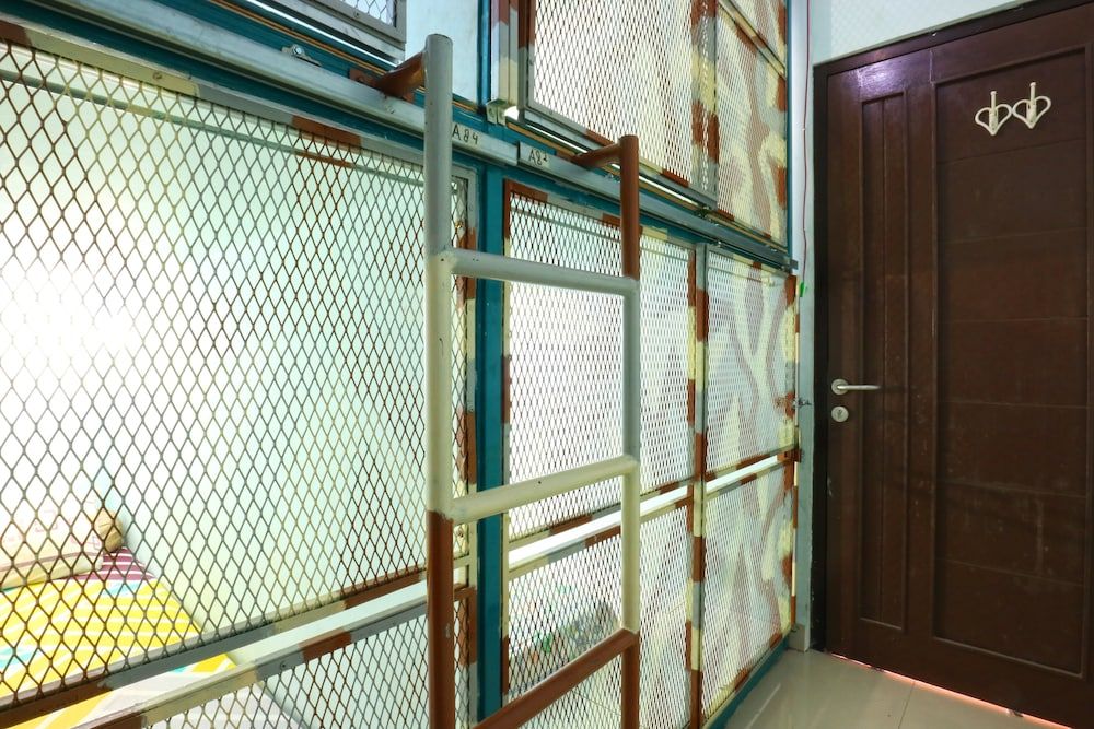 Kabin Kapsul Kayu Jati V Jakarta - Male Only - Hostel Cabin, 1 Twin Bed 8