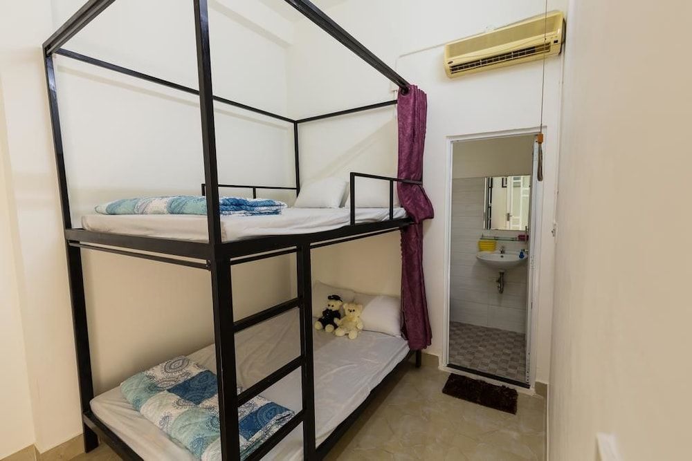 Lien's Beach Hostel Bed in 4-Bed Mixed Dorm 4