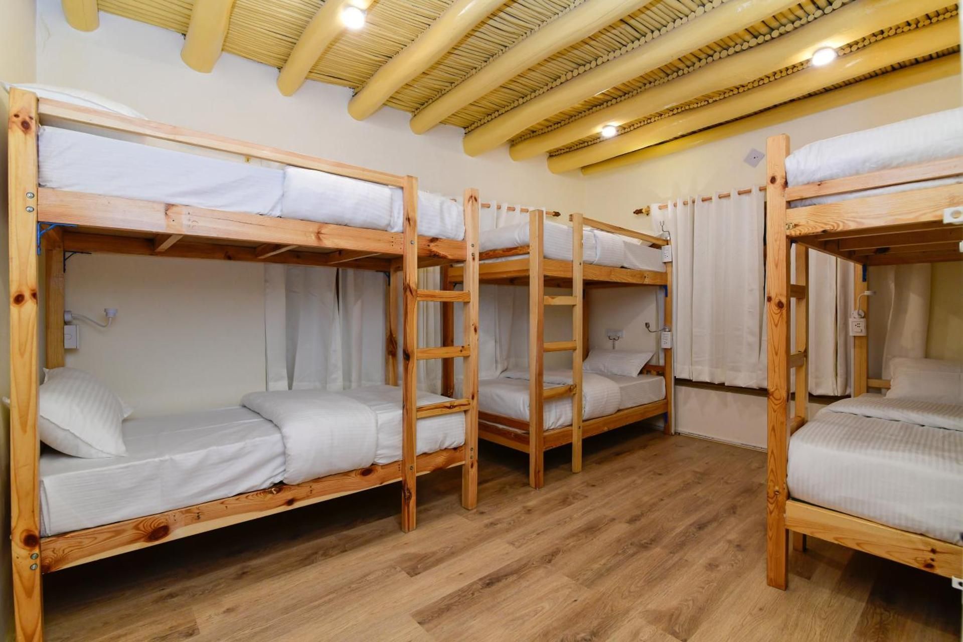 6 People in 6-Bed Dormitory with En-Suite - Mixed