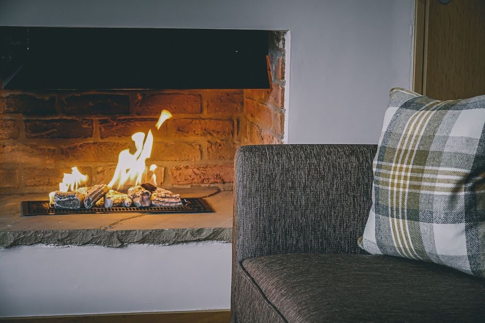 The Carpenters Arms Junior Room, Garden View 8