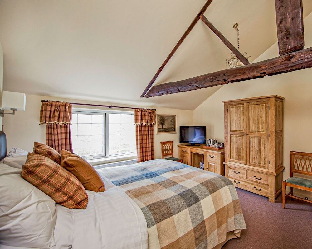 The Carpenters Arms Deluxe Double Room