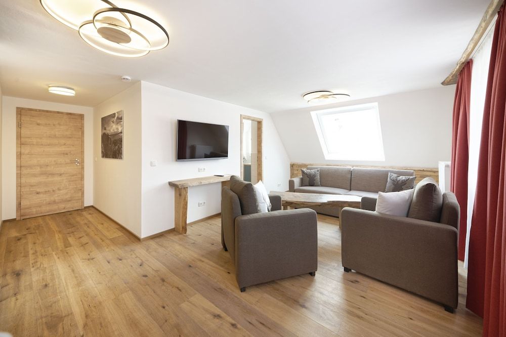 undefined Hotel Garni Alpengruss 10